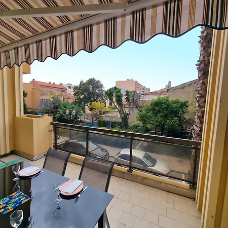 L'escapade - T2 En Centre Avec Terrasse, Clim Et Wifi * Le Lavandou